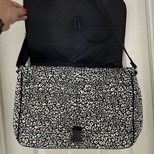 Vera Bradley laptop messenger bag